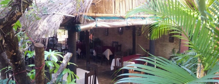 La Palmera Restaurant is one of Tempat yang Disukai Mustafa.