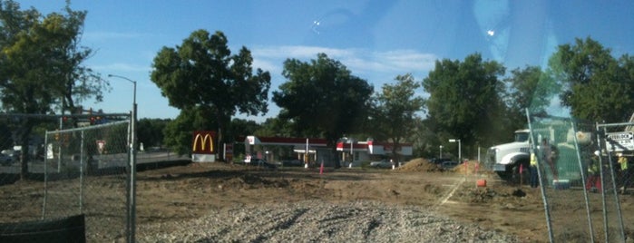 McDonald's is one of สถานที่ที่ Cheri ถูกใจ.