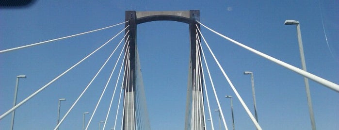 Puente del Quinto Centenario is one of Qué ver en Sevilla.
