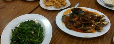 Si "Kentung" Seafood Resto is one of Kuliner @ Kelapa Gading.