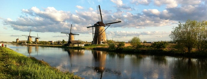 Windmills at Kinderdijk is one of MG Umgebung.