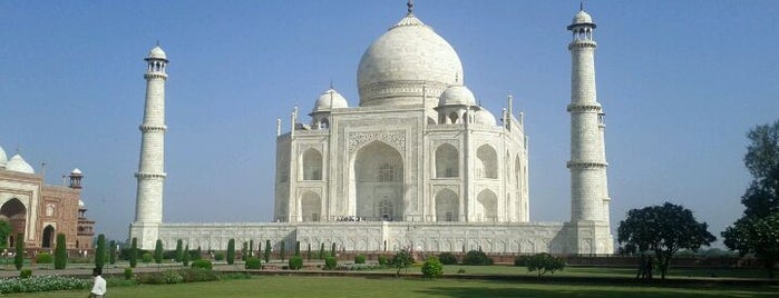 Taj Mahal is one of Sightseeing spots and historic sites.
