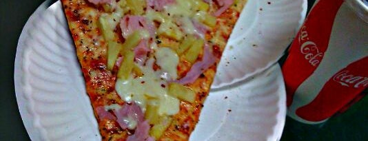 Greco's New York Pizzeria is one of Posti che sono piaciuti a Ruben.