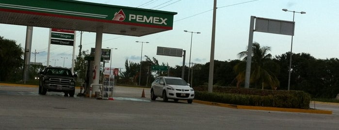 Pemex is one of Vanessaさんのお気に入りスポット.