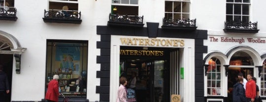 Waterstones is one of Lieux qui ont plu à Carl.