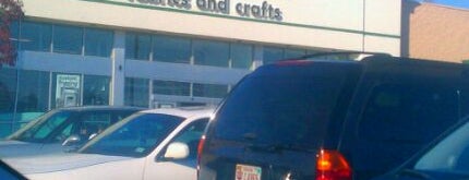 JOANN Fabrics and Crafts is one of Lugares favoritos de Rew.