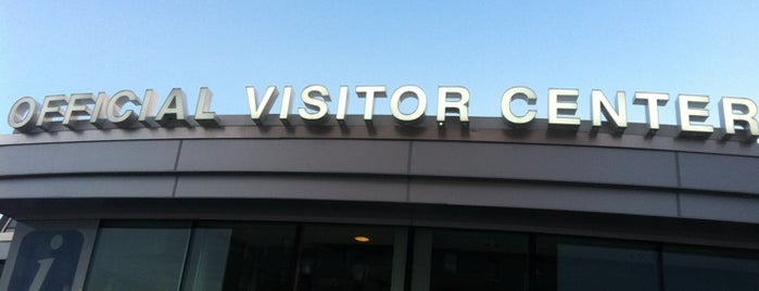 Niagara Falls USA Official Visitor Center is one of Locais salvos de Alan.
