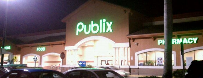 Publix Super Market is one of J.さんのお気に入りスポット.