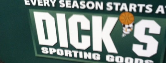 DICK'S Sporting Goods is one of Jasonさんのお気に入りスポット.