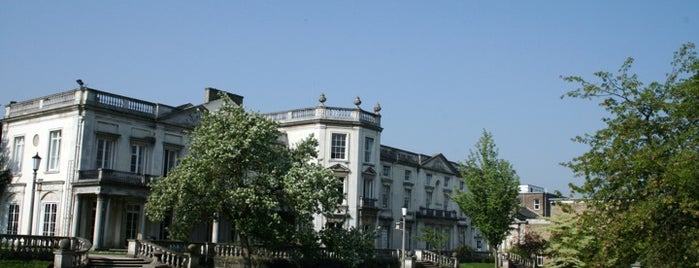 Froebel College is one of Went before 2.0.