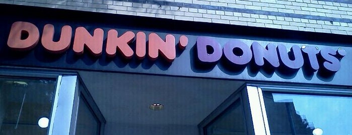 Dunkin' is one of Orte, die Brigitte gefallen.