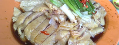 Buntong Taugeh Ayam is one of Makan makan.