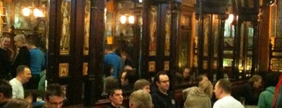 Bennets Bar is one of Locais curtidos por Carl.