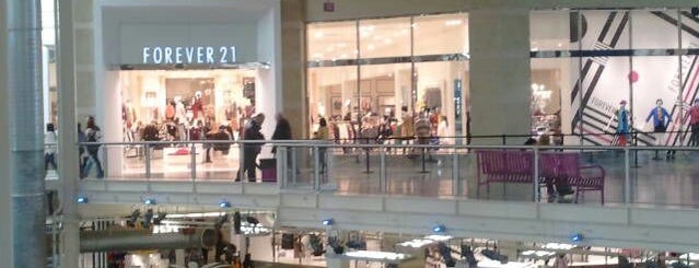 Forever 21 is one of Orte, die Bee! gefallen.