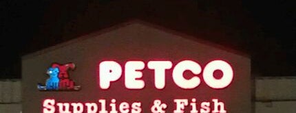 Petco is one of Treverさんのお気に入りスポット.