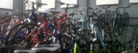 New Bikes is one of Bicicleterias.