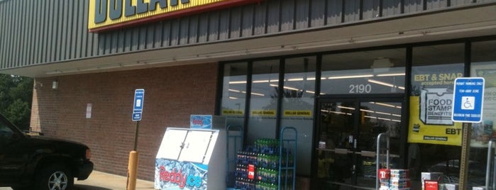 Dollar General is one of Chesterさんのお気に入りスポット.