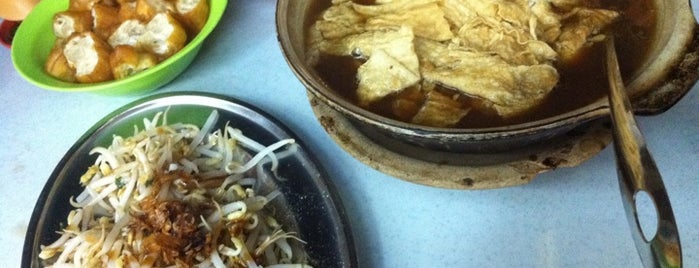 Yu Kee Bak Kut Teh (有记瓦煲肉骨茶) is one of Must-visit Food in Petaling Jaya.