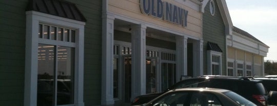 Old Navy Outlet is one of Lugares favoritos de Holly.