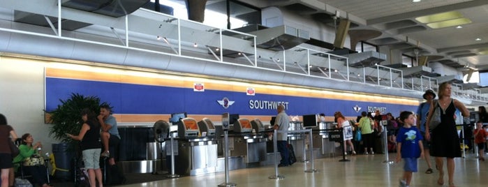 Southwest Airlines is one of Tempat yang Disukai Gaston.