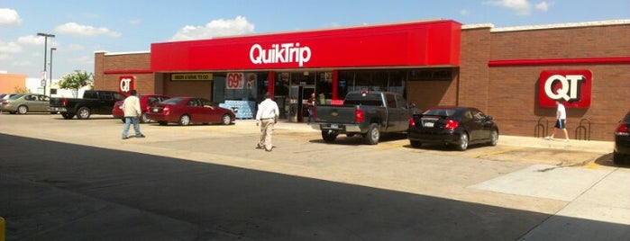 QuikTrip is one of สถานที่ที่ Bill ถูกใจ.