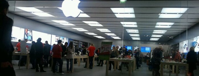 Apple Carré Sénart is one of All Apple Stores in Europe.