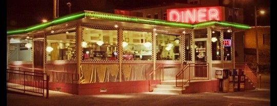 Broadway Diner is one of Iowa Friend's Visit.