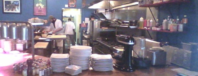 Summa Joe's is one of Lugares favoritos de Gabriel.
