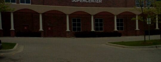 Walmart Supercenter is one of Locais curtidos por Phyllis.