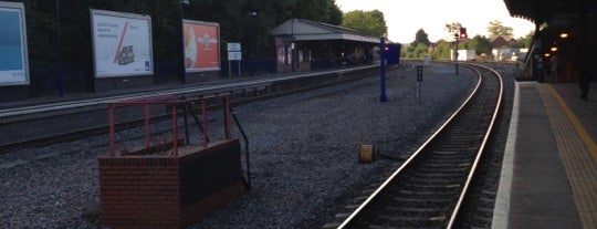 High Wycombe Railway Station (HWY) is one of Chiltern Railways.