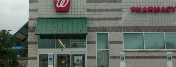 Walgreens is one of Rheaさんのお気に入りスポット.