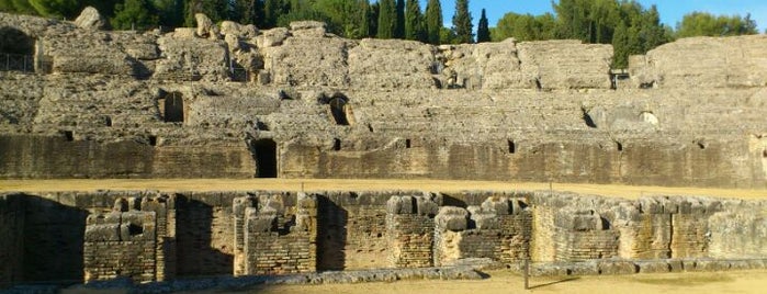 Conjunto Arqueológico de Itálica is one of Parchi e musei archeologici.