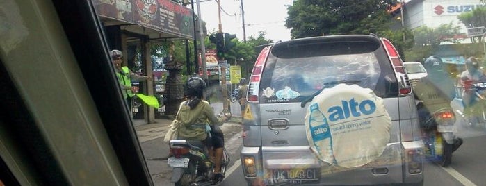 Jalan Gunung Agung is one of Jalan Denpasar & Badung.