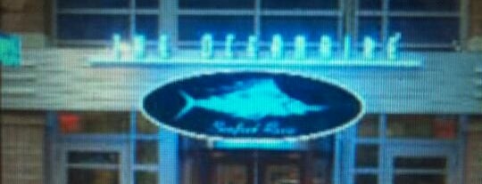 The Oceanaire Seafood Room is one of Orte, die Darius gefallen.