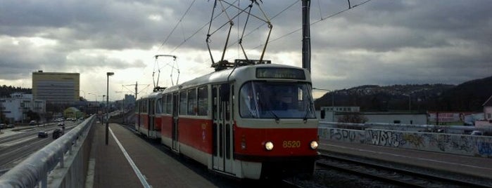Černý kůň (tram, bus) is one of Tramvajové zastávky v Praze (díl první).