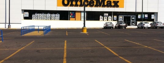 Office Max is one of Locais curtidos por Glow.