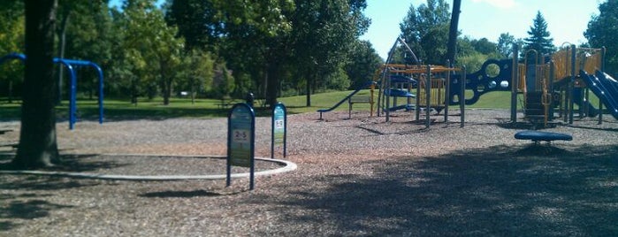 Hummer Park is one of Lugares favoritos de John.