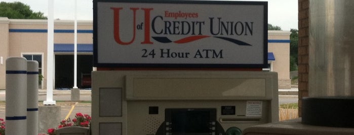 U of I Community Credit Union – Five Points Branch is one of Lugares favoritos de Lisa.