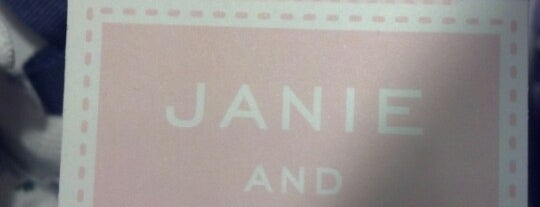 Janie and Jack is one of Lojas MIA.