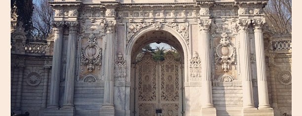 Palais Dolmabahçe is one of Istanbul.