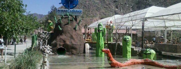 Parque de Agua Termas Cacheuta is one of Posti che sono piaciuti a Carlos.
