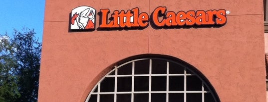 Little Caesars Pizza is one of Lugares favoritos de Roberta.