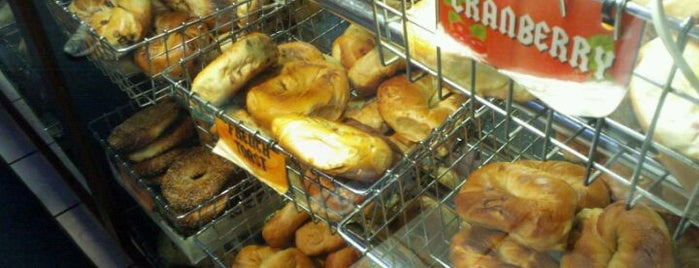 BB's Bagels & Diner is one of Changarlious List.