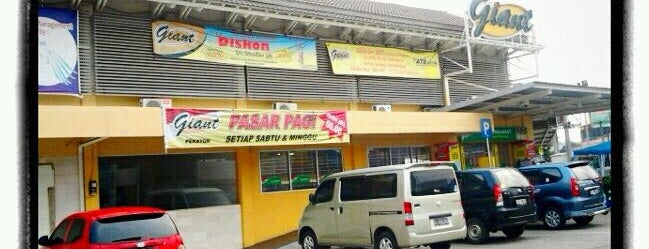 Giant Hypermart Pekayon is one of Bekasi, Jawa Barat.