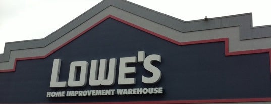 Lowe's is one of Chadさんのお気に入りスポット.