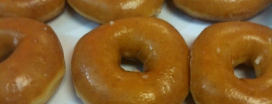Krispy Kreme Doughnuts is one of Jaredさんのお気に入りスポット.