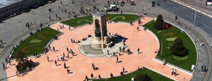 Taksim Cumhuriyet Anıtı is one of Taksim Meydanı.