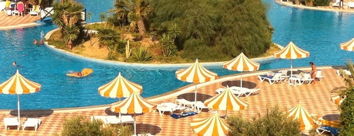 Swimming Pool Hotel Vincci Nour Palace is one of belos locais no mundo.