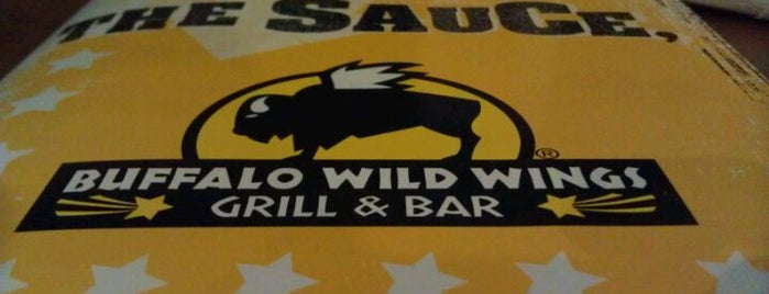 Buffalo Wild Wings is one of สถานที่ที่ Janice ถูกใจ.