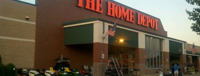 The Home Depot is one of สถานที่ที่ Richard ถูกใจ.